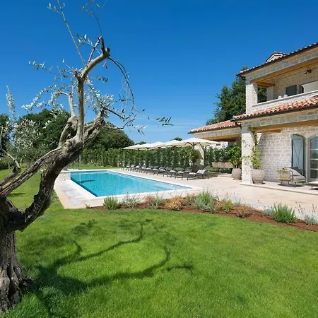 Nevia Villa *